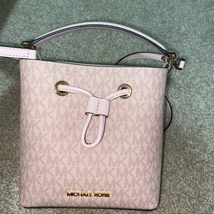 Michael Kors bucket xbody purse